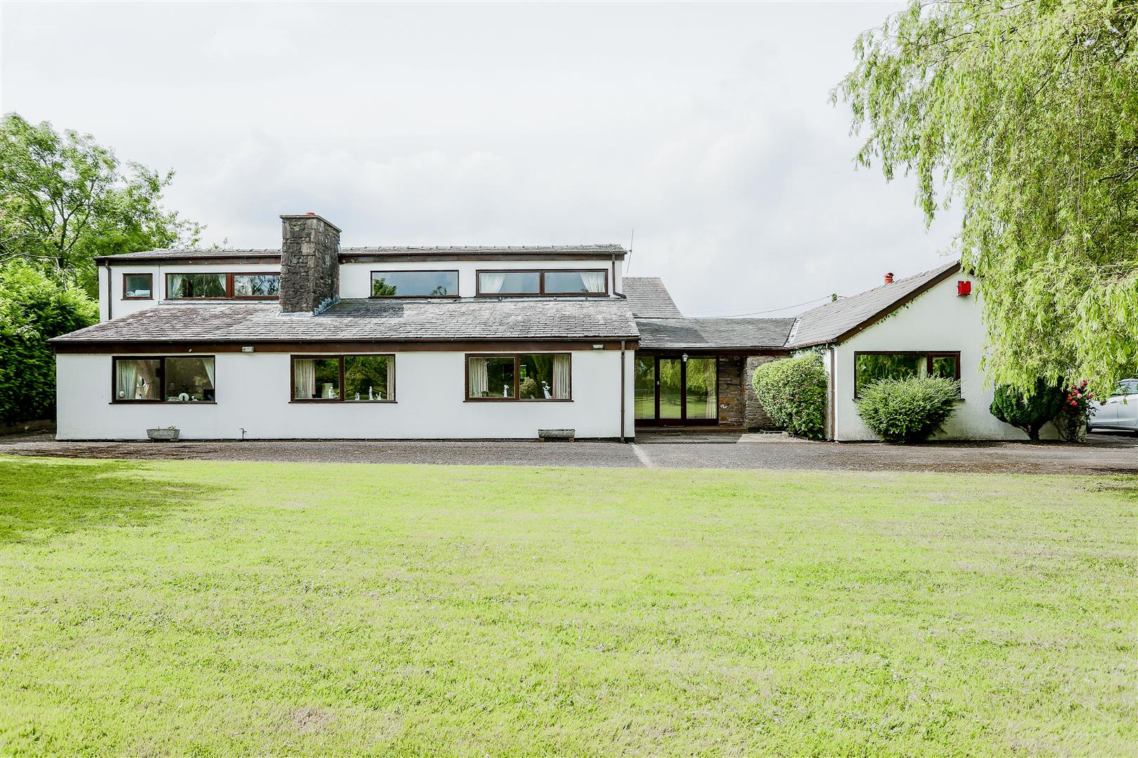5 Bedroom Farmhouse For Sale - Main Image